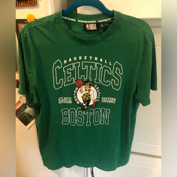 Boston Celtics men’s size medium shirt - Picture 1 of 3
